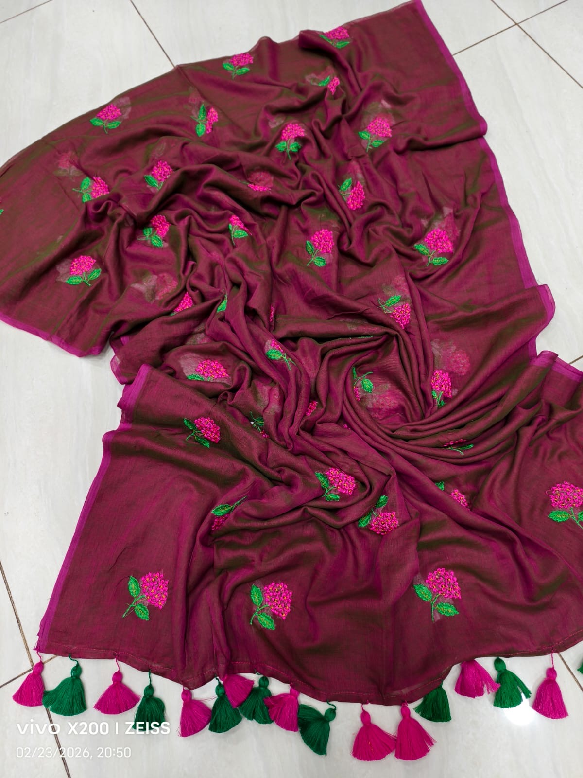 Embroidery mul cotton sarees with blouse piece