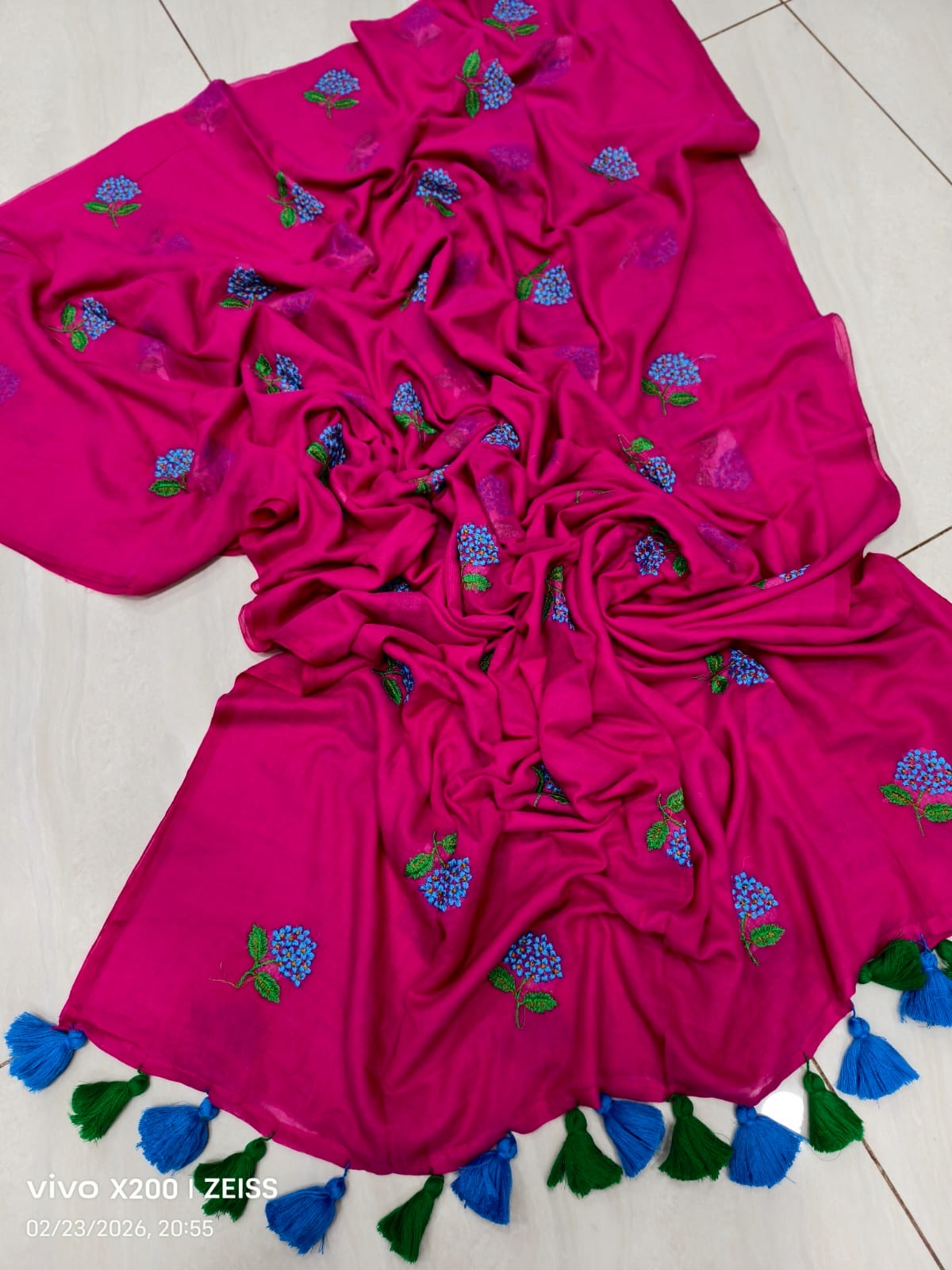 Embroidery mul cotton sarees with blouse piece