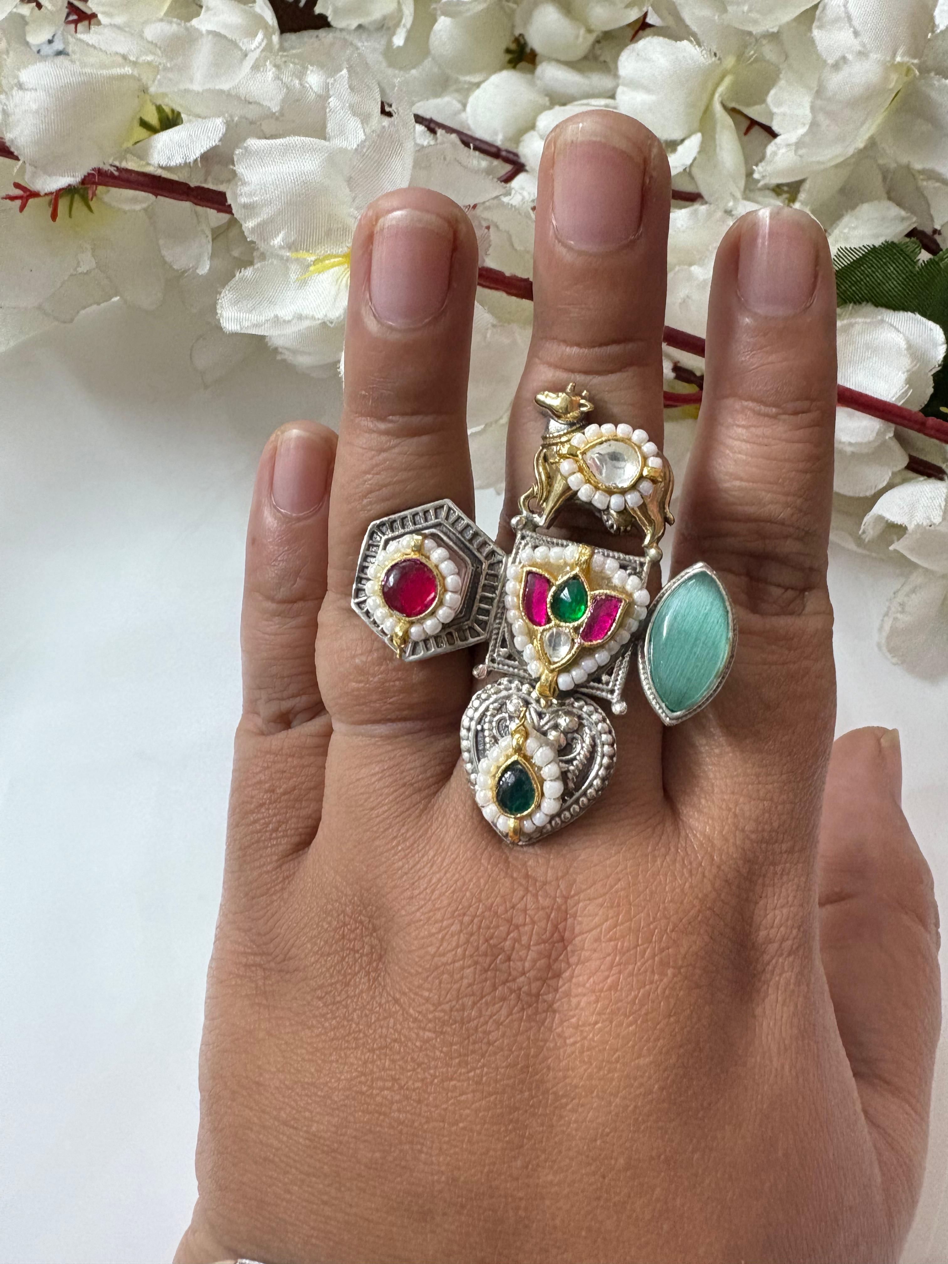 (BESTSELLER) Kundan Fusion Nandi Statement Ring