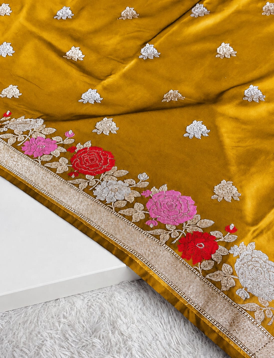 Banarasi Handloom Mashru Silk Saree (with Meenakari Floral Border)
