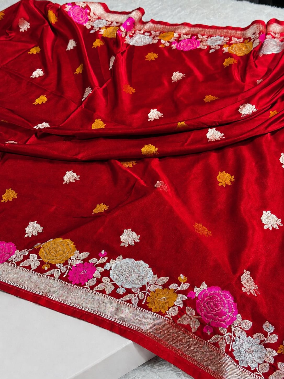 Banarasi Handloom Mashru Silk Saree (with Meenakari Floral Border)