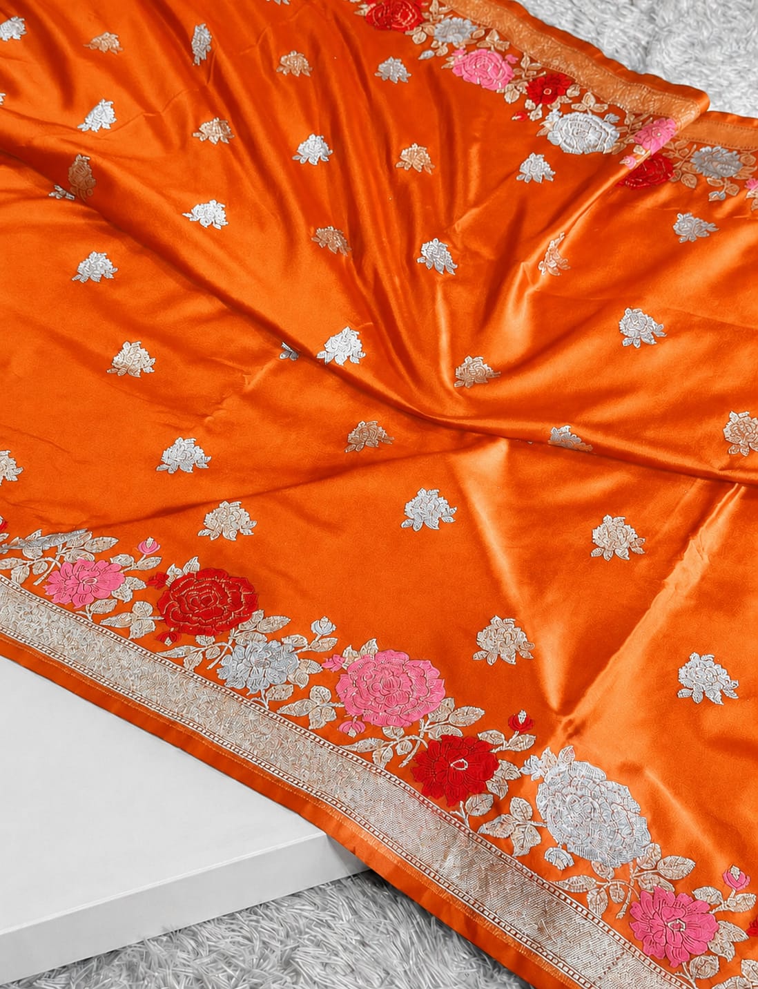 Banarasi Handloom Mashru Silk Saree (with Meenakari Floral Border)